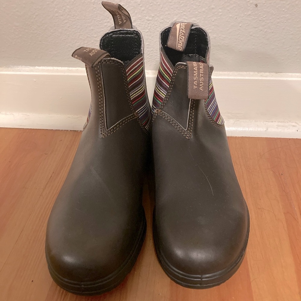 Blundstone woman size 9.